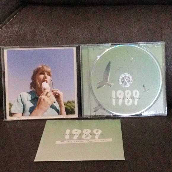 Taylor Swift 1989 (Taylor’s Version) CD - Picture 2 of 2